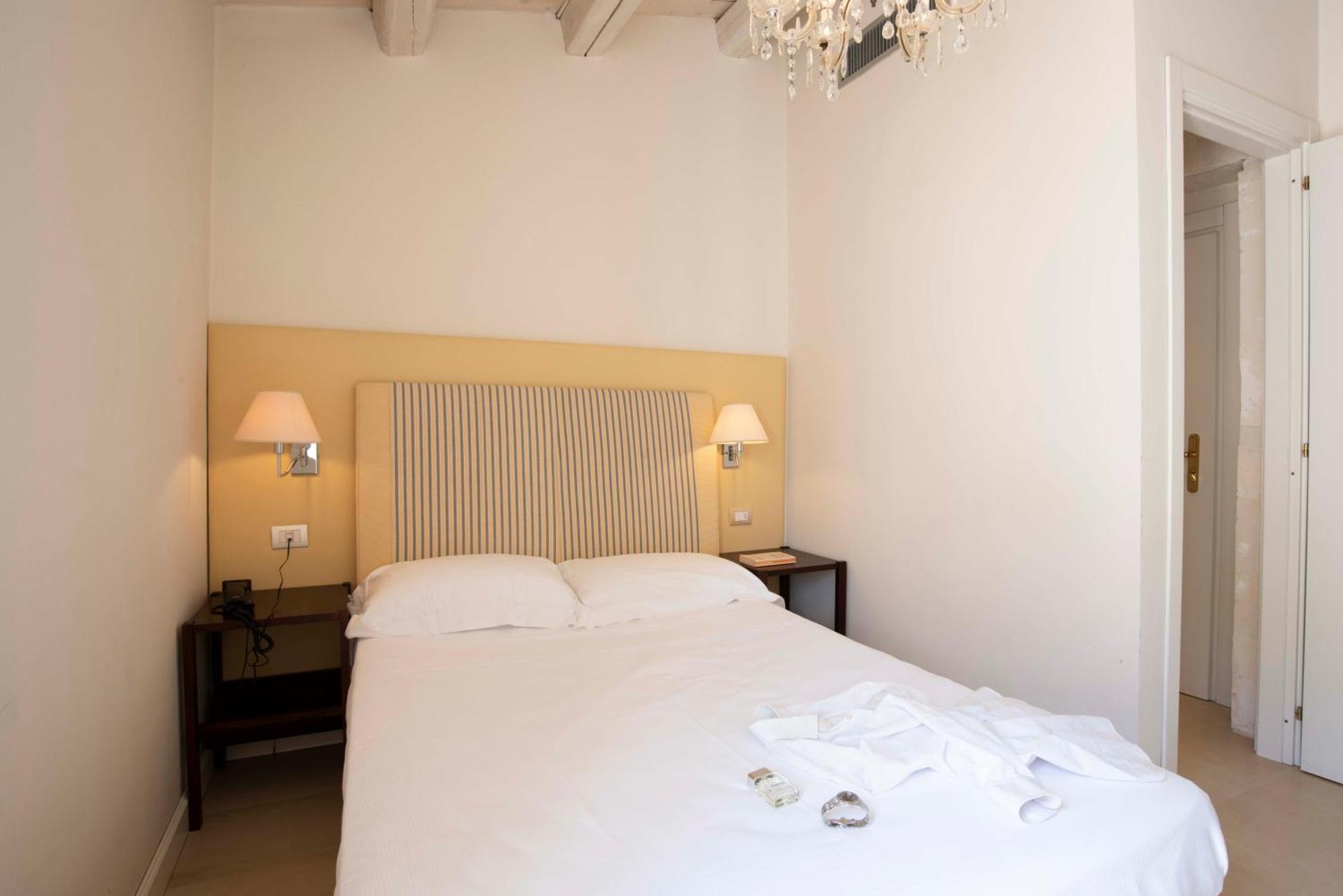 Hotel Palazzo Cavalieri Сиракуза Екстериор снимка