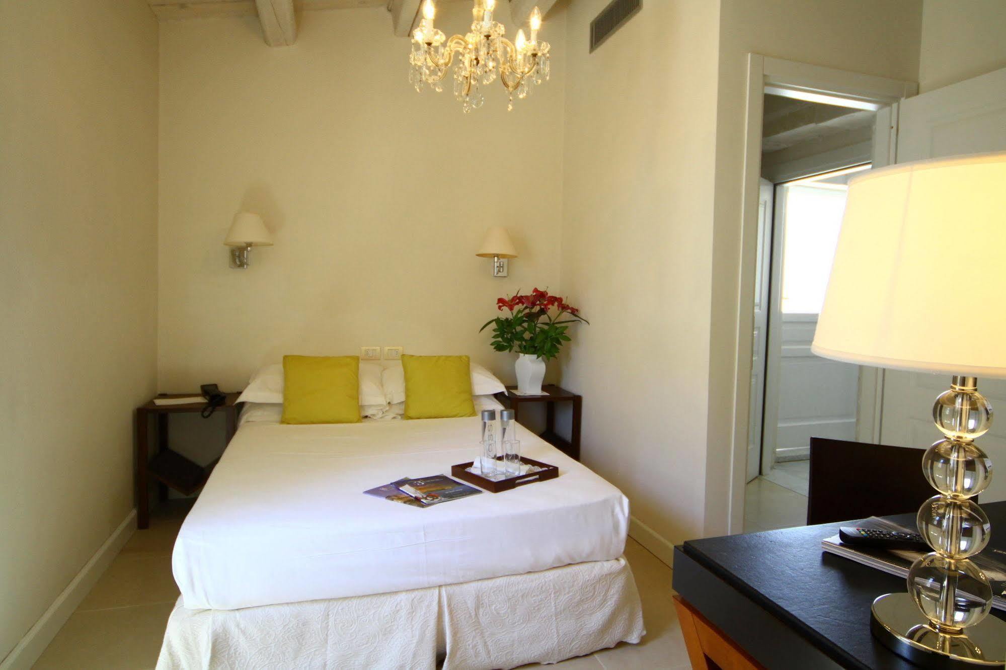 Hotel Palazzo Cavalieri Сиракуза Екстериор снимка